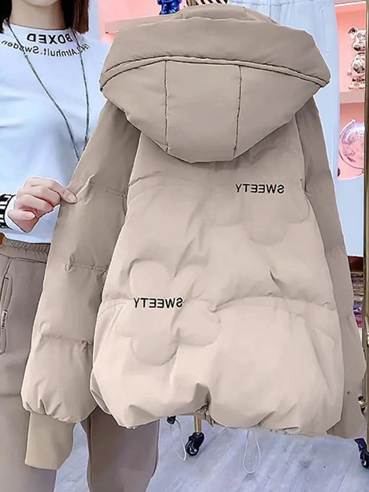 Зимняя новинка 2026: Утепленная хлопковая куртка свободного кроя с капюшоном и надписью, повседневная, модная, для города, в корейском стиле
Зимняя новинка 2026: Утепленная хлопковая куртка свободного кроя с капюшоном и надписью, повседневная, модная, для города, в корейском стиле