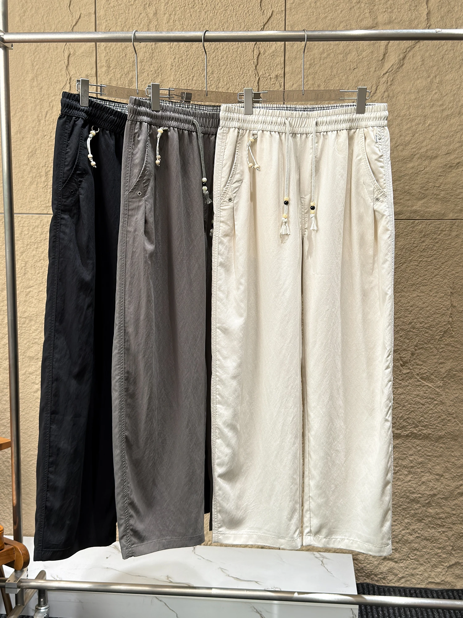 Casual Men's Loose Fit Straight Leg Pants Breathable Comfortable Elastic Waist Summer Cool Sensation Lenzing Modal Blend
Casual Men's Loose Fit Straight Leg Pants Breathable Comfortable Elastic Waist Summer Cool Sensation Lenzing Modal Blend