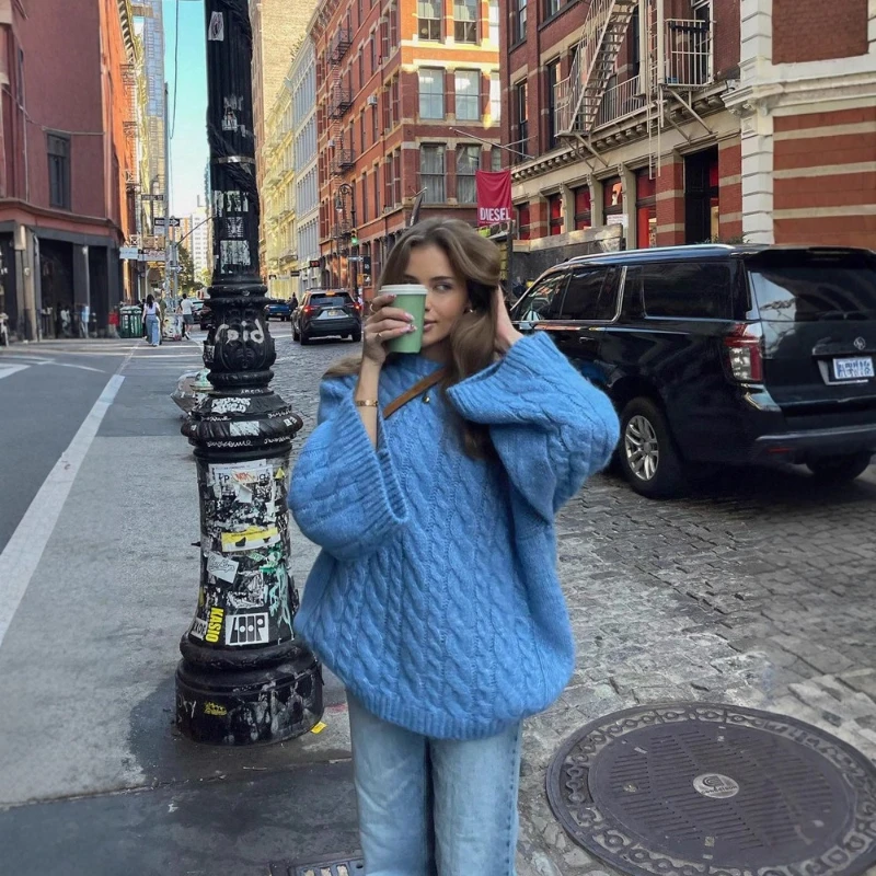 Осень-зима 2025 года, новый продукт, однотонный свободный повседневный свитер с длинными рукавами в ленивом стиле для женщин
Осень-зима 2025 года, новый продукт, однотонный свободный повседневный свитер с длинными рукавами в ленивом стиле для женщин