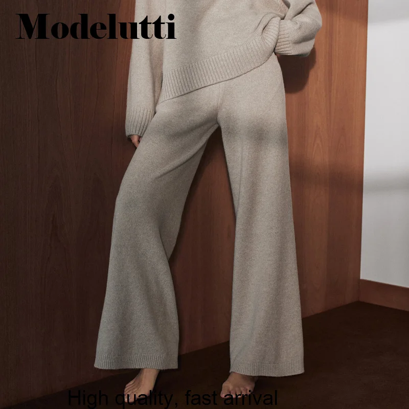 New Spring 2023 Autumn Fashion Elegant Pocket Knit Trousers Solid Color Simple Casual Outfit Temperament Pants Women
New Spring 2023 Autumn Fashion Elegant Pocket Knit Trousers Solid Color Simple Casual Outfit Temperament Pants Women