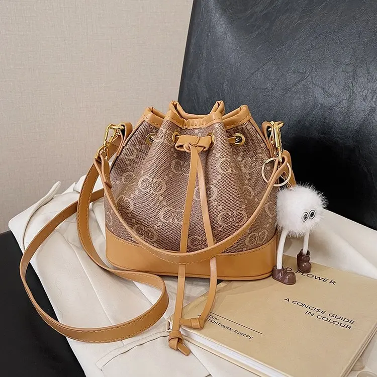 Genuine Leather Bucket Bag 2025 Retro Textured Shoulder Bag High-End Women's Crossbody Purse for Commute,Work&Travel Versatile
Genuine Leather Bucket Bag 2025 Retro Textured Shoulder Bag High-End Women's Crossbody Purse for Commute,Work&Travel Versatile