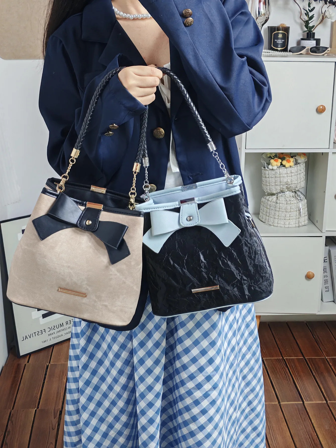 Women's Bucket Bag 2026 New fashion Ladies PU Crossbody Bag Large Capacity Versatile Bow Handbag Shoulder Bag Female
Women's Bucket Bag 2026 New fashion Ladies PU Crossbody Bag Large Capacity Versatile Bow Handbag Shoulder Bag Female