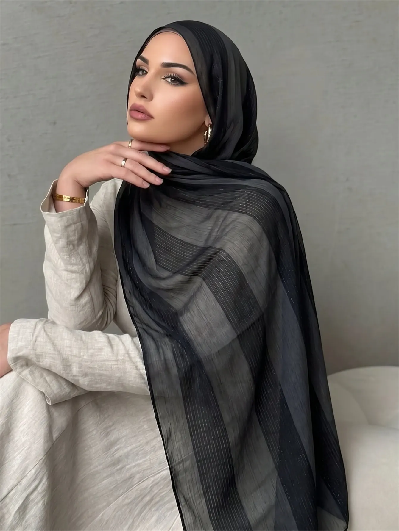 2026 Fashion Summer Women Scarf Stripes Beach Hijab Shawls and Wraps Female Foulard Echarpe Designer Pashmina Bandana
2026 Fashion Summer Women Scarf Stripes Beach Hijab Shawls and Wraps Female Foulard Echarpe Designer Pashmina Bandana