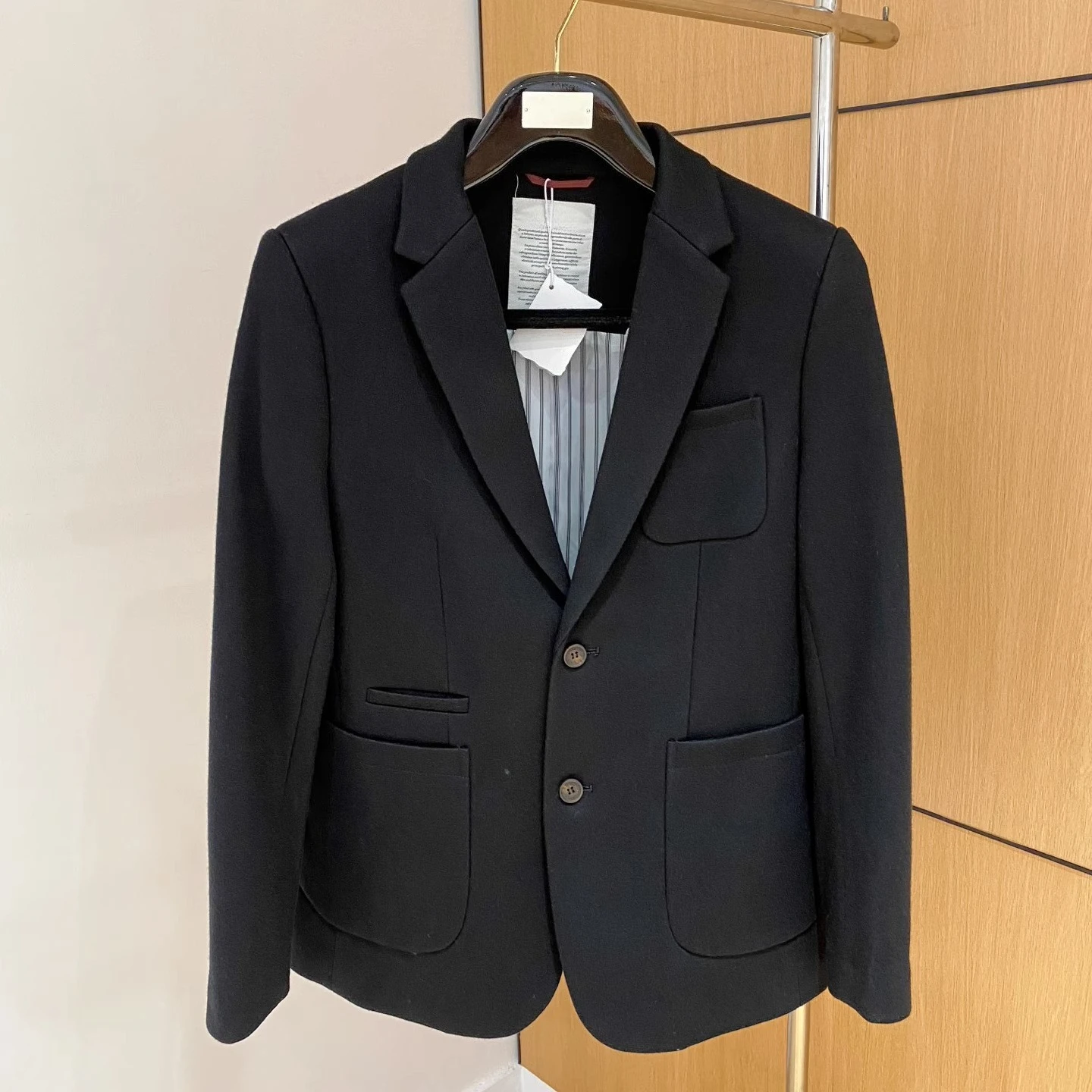 BC Итальянский повседневный мужской пиджак
BC Итальянский повседневный мужской пиджак