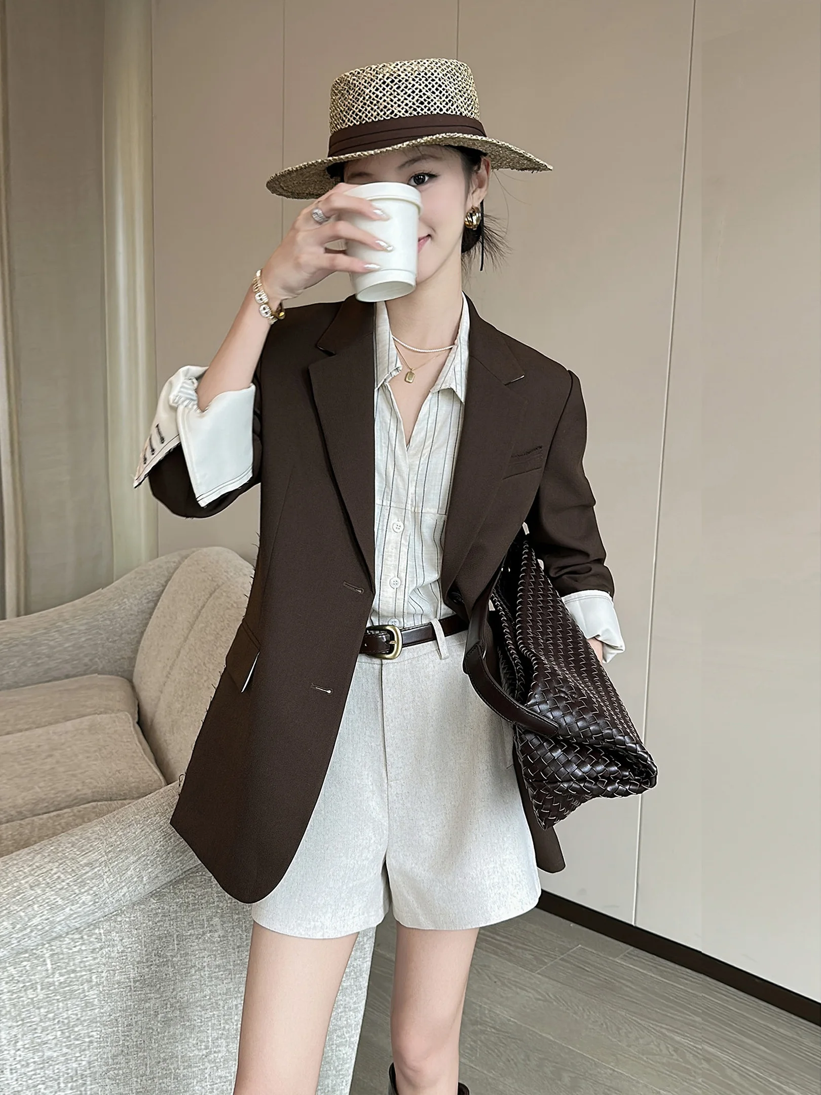 Brown V-Ne Suit Jaet Women's Loose Commuter Sle Korean Faion Autumn 2025 New Arrival Versatile Long Sve Coat
Brown V-Ne Suit Jaet Women's Loose Commuter Sle Korean Faion Autumn 2025 New Arrival Versatile Long Sve Coat