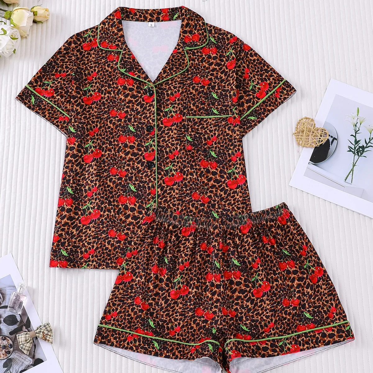 2026 New Leopard Print Lapel Casual Pajamas for Women, Short Sleeve & Shorts Comfortable Breathable Loungewear Set
2026 New Leopard Print Lapel Casual Pajamas for Women, Short Sleeve & Shorts Comfortable Breathable Loungewear Set