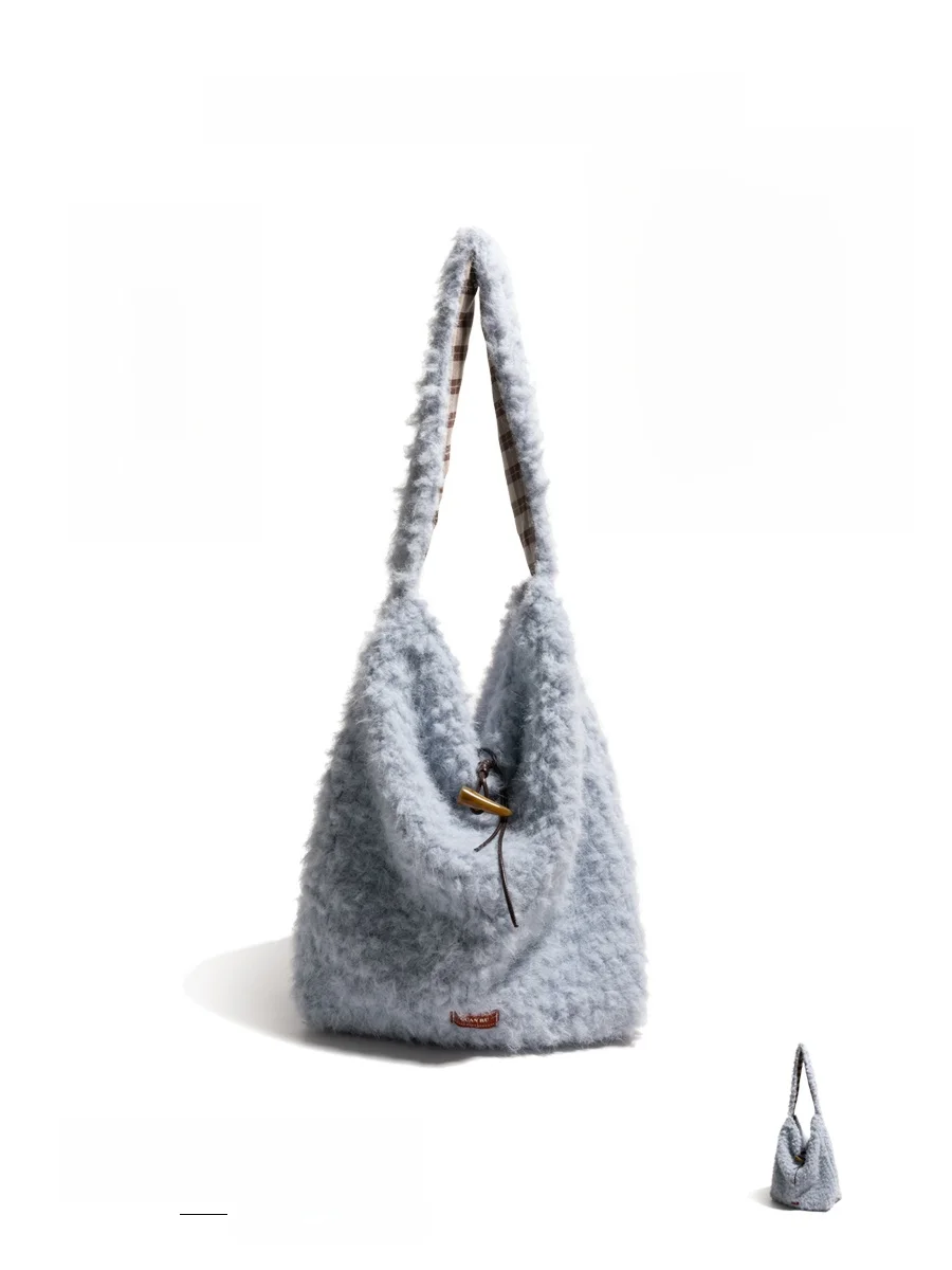 Large Capacity Woolen Fleece Bucket Bag Double Sided Shoulder Bag Casual Style Tote Bag for Young Women Spring Summer New Arr...
Large Capacity Woolen Fleece Bucket Bag Double Sided Shoulder Bag Casual Style Tote Bag for Young Women Spring Summer New Arr...