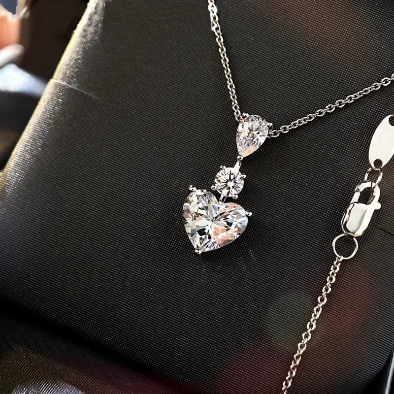 Lady's 925 Sterling Silver Heart Necklace With chain White Sapphire Wedding Necklaces for Women Wedding Jewelry Sets
Lady's 925 Sterling Silver Heart Necklace With chain White Sapphire Wedding Necklaces for Women Wedding Jewelry Sets