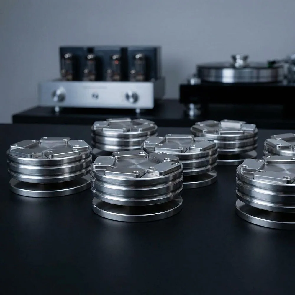 Антивибрационные опоры для HIFI-аудиоаппаратуры: усилителей, DAC-устройств, колонок, с 60 керамическими шариками Ref Stillpoints Ultra 6
Антивибрационные опоры для HIFI-аудиоаппаратуры: усилителей, DAC-устройств, колонок, с 60 керамическими шариками Ref Stillpoints Ultra 6