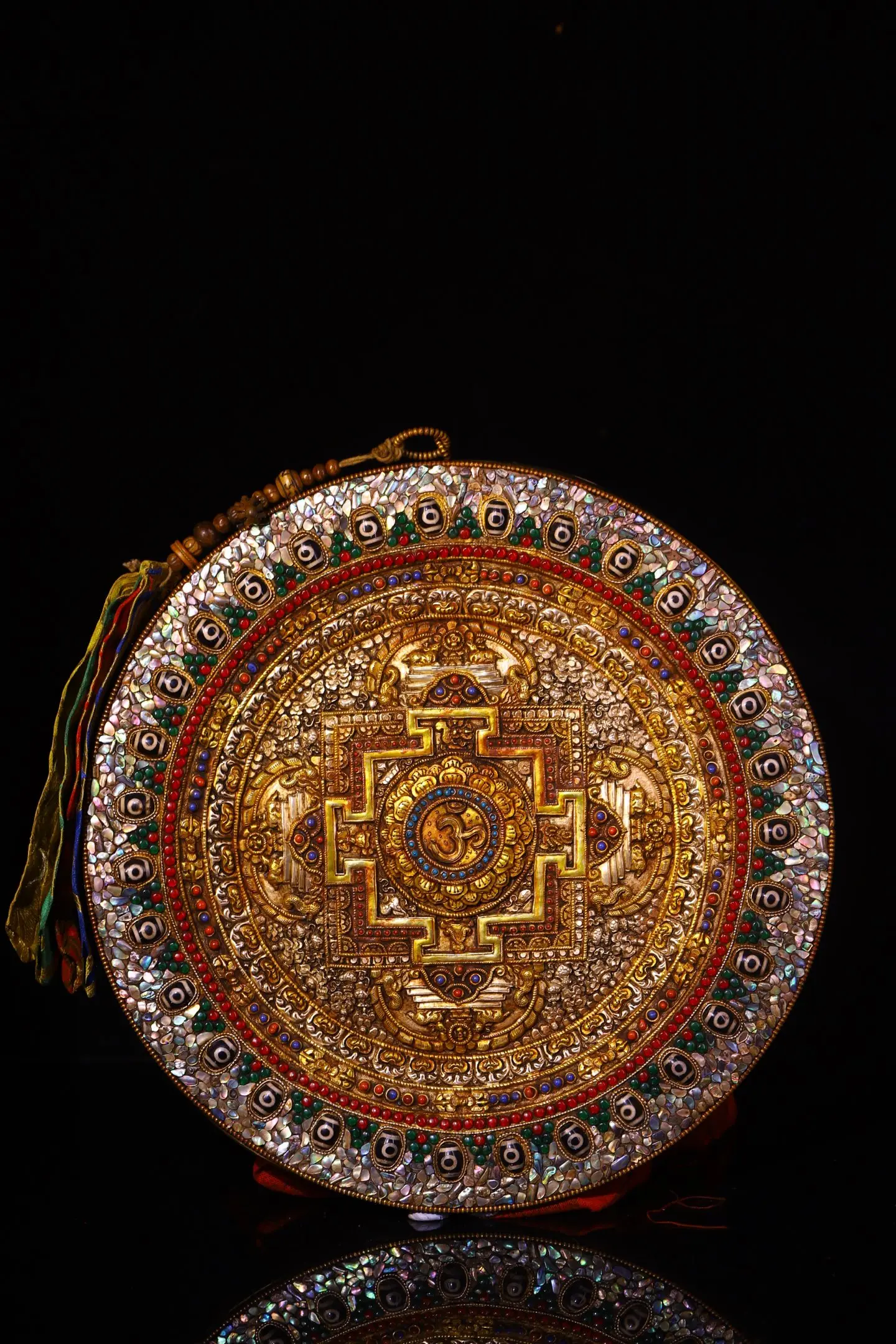 13 старинных тибетских серебряных мозаичных бусин gZi с бирюзой, мантра из шести слогов, тангка, подвесная панель, молитвенный флаг, амулет, для поклоннического зала
13 старинных тибетских серебряных мозаичных бусин gZi с бирюзой, мантра из шести слогов, тангка, подвесная панель, молитвенный флаг, амулет, для поклоннического зала