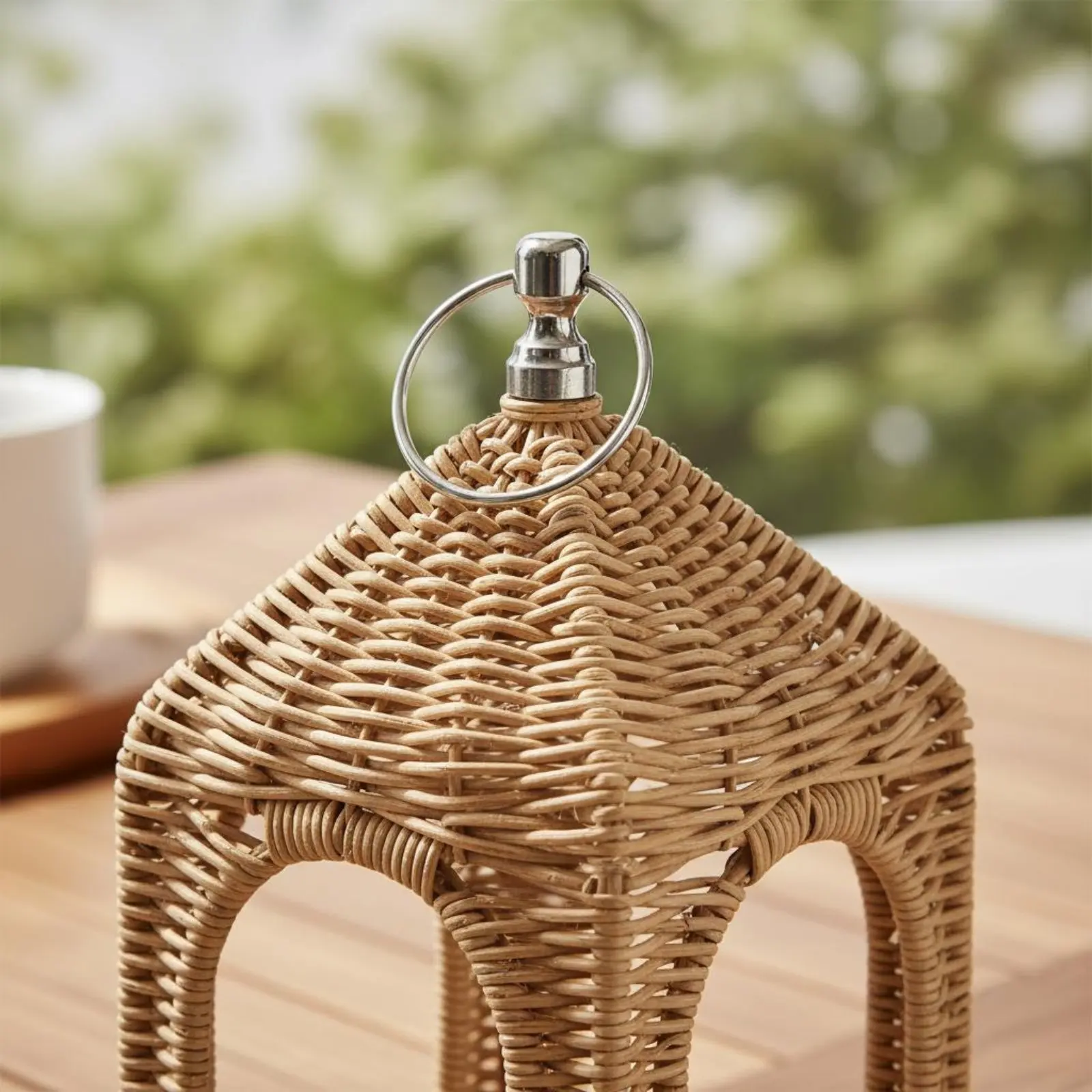 Woven Lantern Handwoven Rattan Lantern Home Decor Indoor Outdoor Use Gentle Lighting for Patio, Garden
Woven Lantern Handwoven Rattan Lantern Home Decor Indoor Outdoor Use Gentle Lighting for Patio, Garden