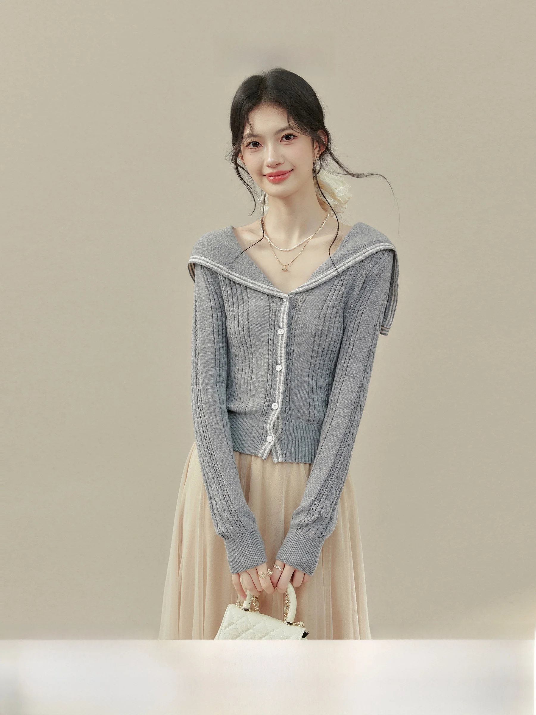 Romantic Style Knitted Sweater for Women Long Sleeve Navy Collar Fatter Miss Grey Color Private Romantic Style Fashionable In...
Romantic Style Knitted Sweater for Women Long Sleeve Navy Collar Fatter Miss Grey Color Private Romantic Style Fashionable In...
