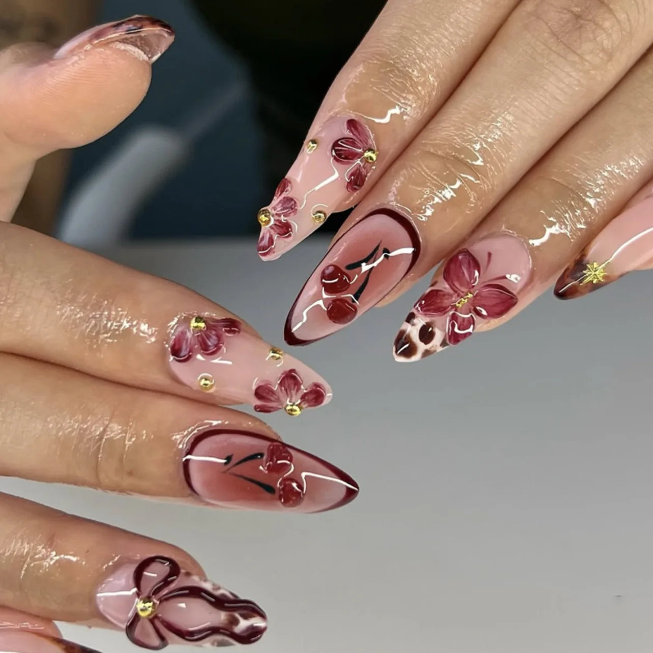 24Pcs Mid-length French Almond False Nails 3D Flower Butterfly Bow Design Press on Nails Tips Reusable Full Cover Fake Nails
24Pcs Mid-length French Almond False Nails 3D Flower Butterfly Bow Design Press on Nails Tips Reusable Full Cover Fake Nails