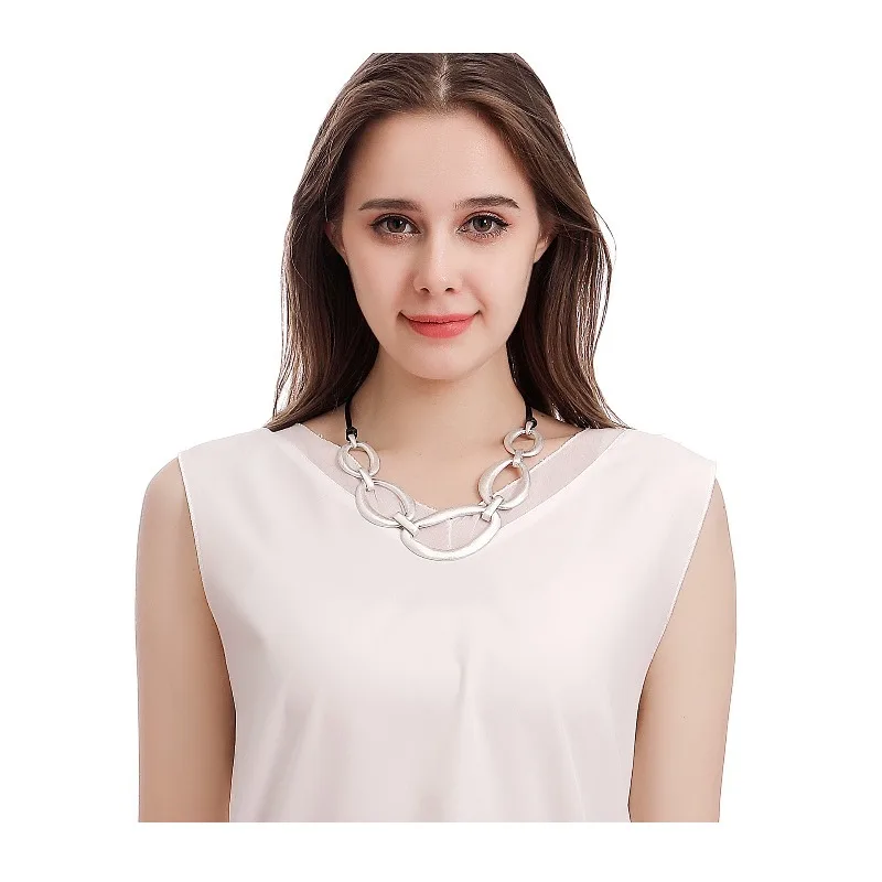 Jewelry Hot Sale Fashion Simple Atmosphere Exaggerated Collarbone Chain Women's Alloy Necklace
Jewelry Hot Sale Fashion Simple Atmosphere Exaggerated Collarbone Chain Women's Alloy Necklace