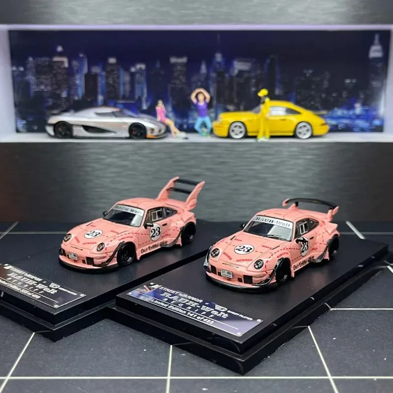 SW 1:64 993 RWB модифицированная литая под давлением модель автомобиля из сплава с широким кузовом, игрушка для мальчиков, коллекционное украшение для взрослых.
SW 1:64 993 RWB модифицированная литая под давлением модель автомобиля из сплава с широким кузовом, игрушка для мальчиков, коллекционное украшение для взрослых.