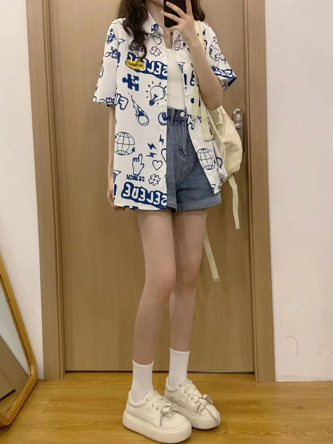 Женская рубашка, лето 2025, Новое поступление, японский принт, ретро, гонконгский стиль, дизайн, свободный топ с короткими рукавами
Женская рубашка, лето 2025, Новое поступление, японский принт, ретро, гонконгский стиль, дизайн, свободный топ с короткими рукавами