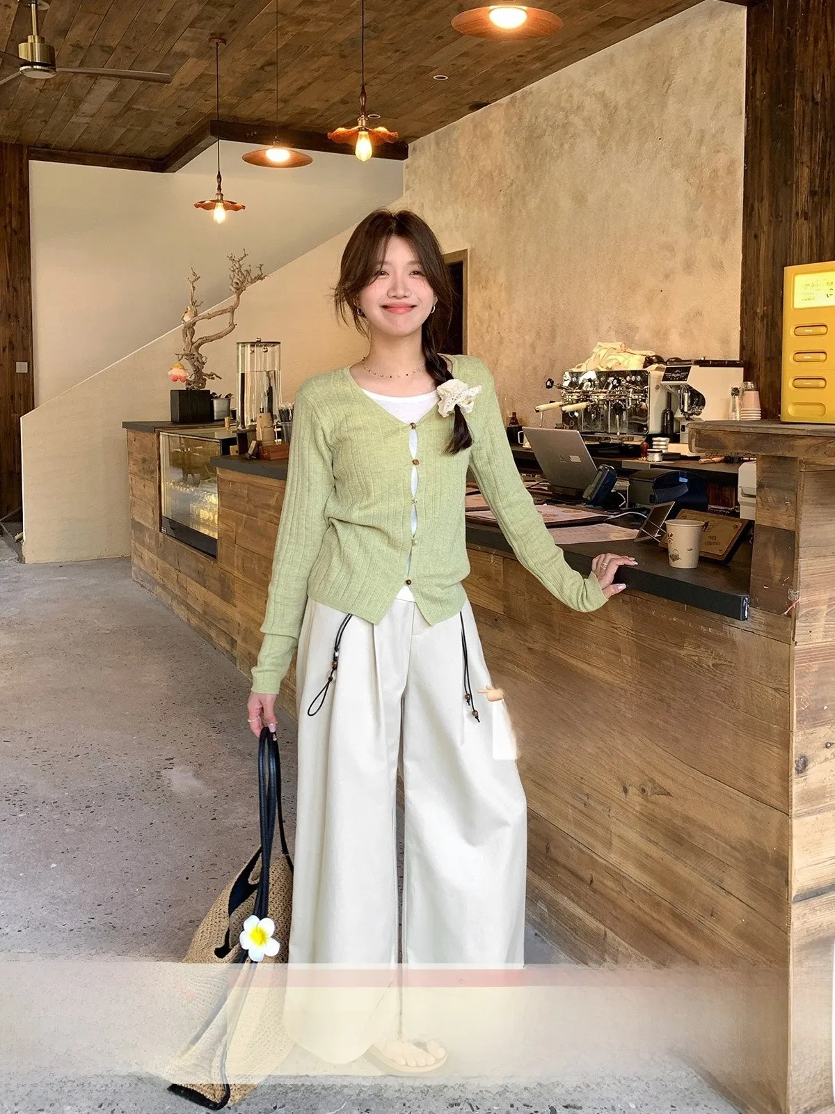 Sisilyon Women's Slimming Casual Wide Leg Pants High Waist Zipper Pure Color Straight Cut Spring Summer Fashion Roll up Cuffs
Sisilyon Women's Slimming Casual Wide Leg Pants High Waist Zipper Pure Color Straight Cut Spring Summer Fashion Roll up Cuffs