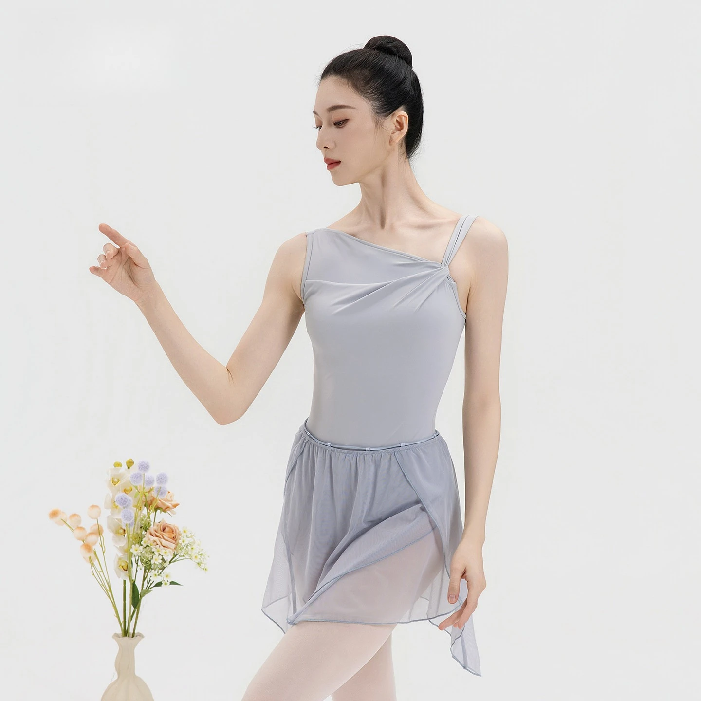 Women Ballet Leotard Asymmetrical Slant Shoulder Gymnastics Dancewear Female Ballet Training Bodysuit Yoga Dance Costume
Women Ballet Leotard Asymmetrical Slant Shoulder Gymnastics Dancewear Female Ballet Training Bodysuit Yoga Dance Costume