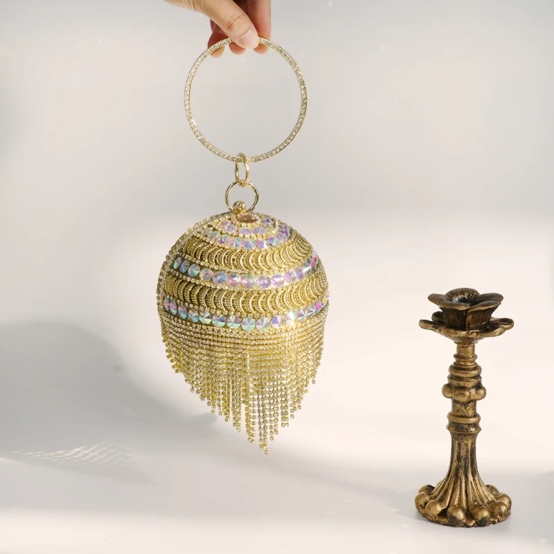 Шикарная сумка-клатч круглой формы со стразами и бриллиантовой кисточкой, вечерняя вечеринка, роскошные блестящие женские сумки
Шикарная сумка-клатч круглой формы со стразами и бриллиантовой кисточкой, вечерняя вечеринка, роскошные блестящие женские сумки