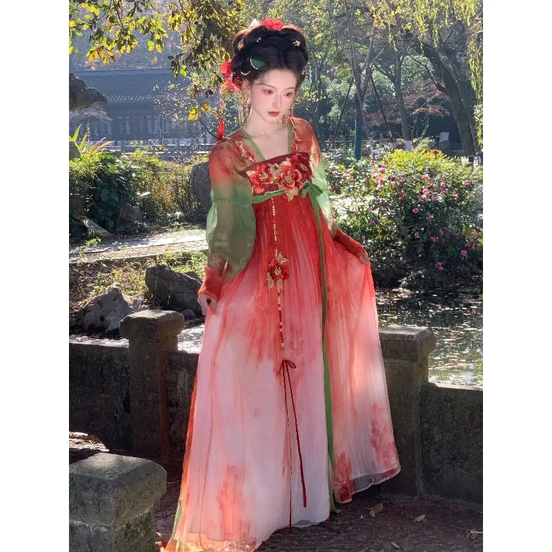 Gentle fairy gas little Tang style suit, red camellia heavy industry embroidered cardigan chest length dress
Gentle fairy gas little Tang style suit, red camellia heavy industry embroidered cardigan chest length dress