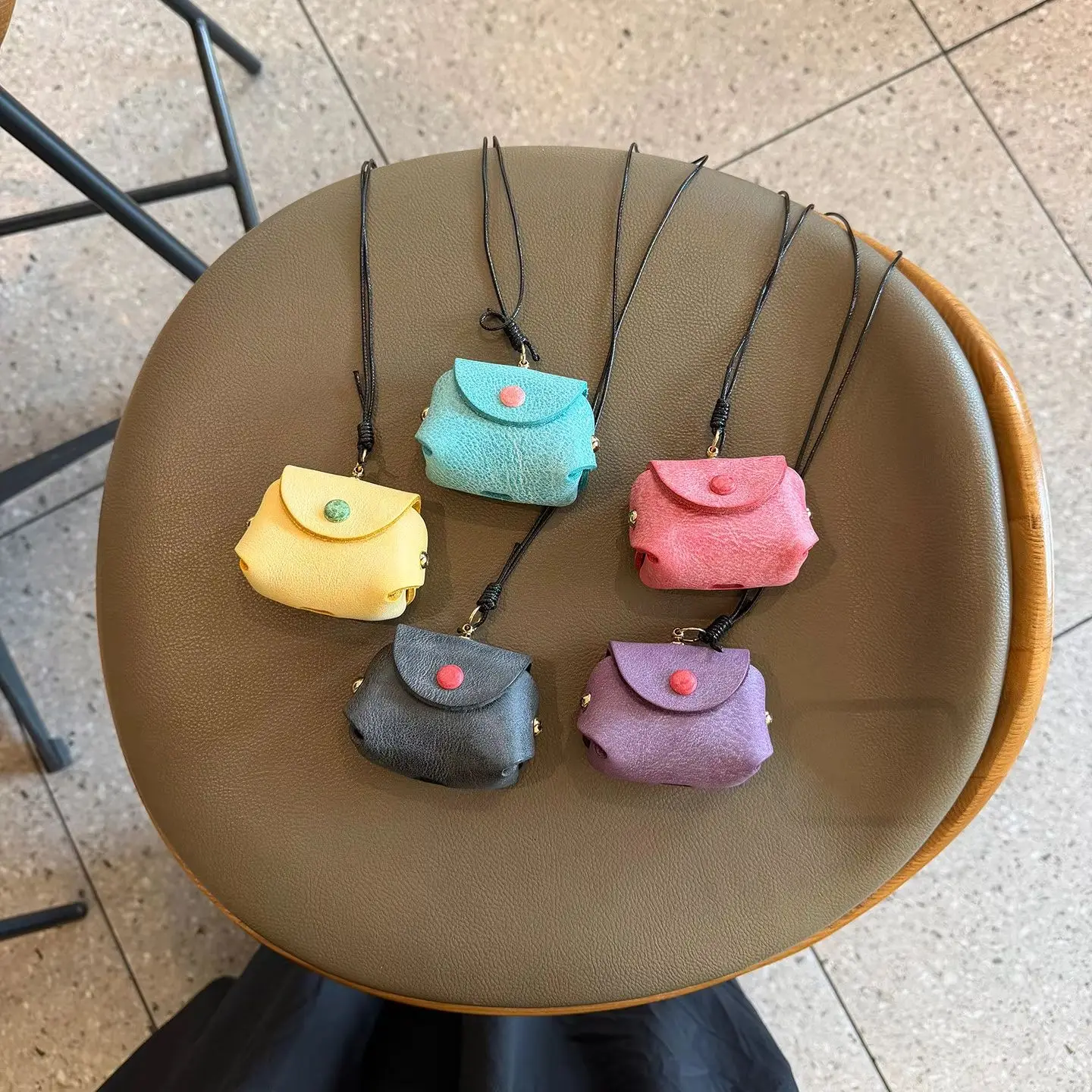 Wax Cowhide Mini Storage Bag Colorful Cute Key Earphone Bag Fashion Exquisite Pendant Women Mini Bag New
Wax Cowhide Mini Storage Bag Colorful Cute Key Earphone Bag Fashion Exquisite Pendant Women Mini Bag New