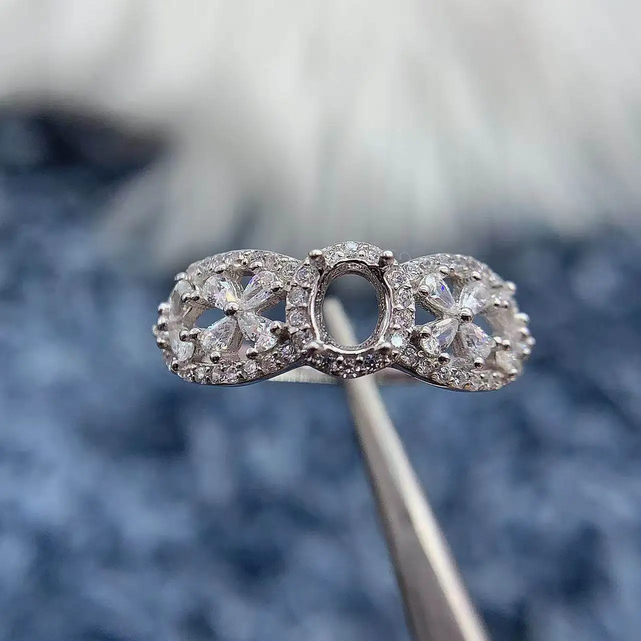 MeiBaPJ Inlay Oval 4*5 mm S925 Sterling Silver DIY Ring Setting For Womens Gift Fine Charm Hollow-out Design Jewelry Wholesale
MeiBaPJ Inlay Oval 4*5 mm S925 Sterling Silver DIY Ring Setting For Womens Gift Fine Charm Hollow-out Design Jewelry Wholesale