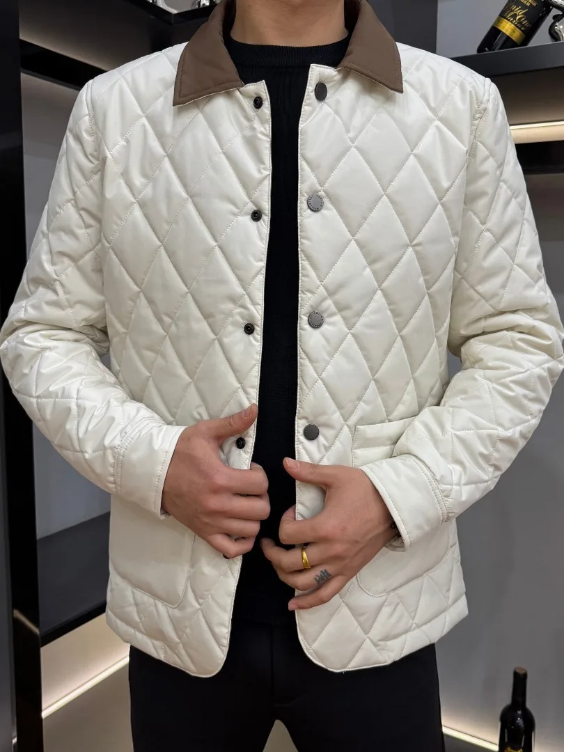 Men's Faionable High-End Cotton Jaet 25350 Winter Thin Cotton Diamond Patterned Collar Color Blo Warm Stand Fit Urba...
Men's Faionable High-End Cotton Jaet 25350 Winter Thin Cotton Diamond Patterned Collar Color Blo Warm Stand Fit Urba...