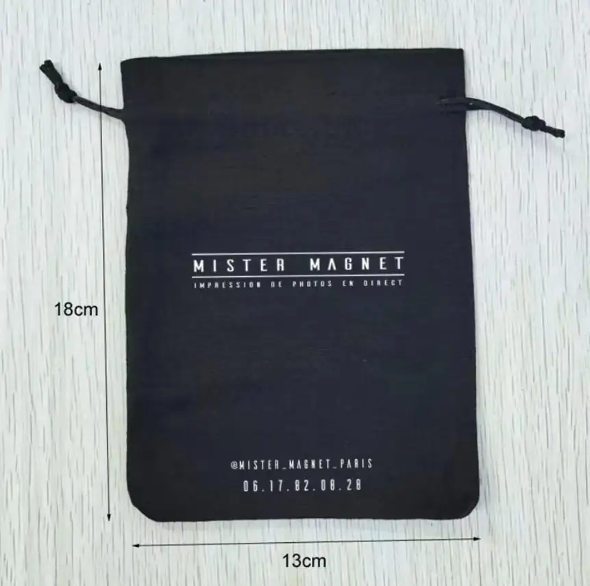 100 PCS Customized Logo 13x18cm/5x7 inches Black Canvas Bags Drawstring Gift Pouches Screen Printed With White Color Logo
100 PCS Customized Logo 13x18cm/5x7 inches Black Canvas Bags Drawstring Gift Pouches Screen Printed With White Color Logo