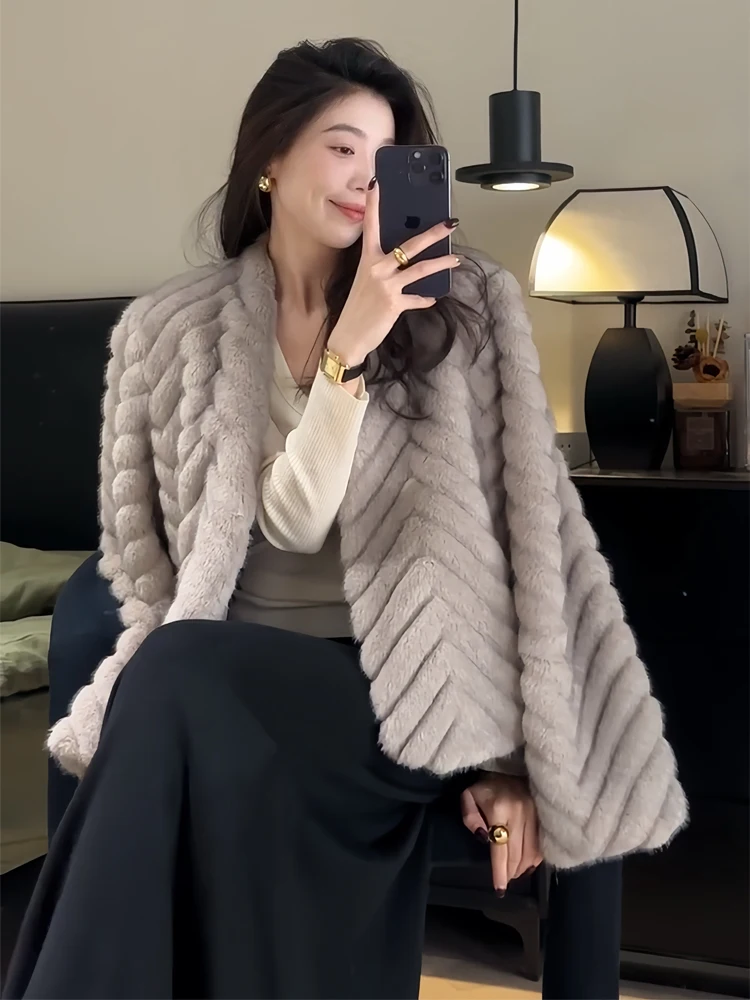 Пальто из искусственного меха для девочек, женские готические длиной до пола, вечерние женские осенне-зимние пальто на флисовой подкладке со съемными краями и капюшоном в стиле панк, полный
Пальто из искусственного меха для девочек, женские готические длиной до пола, вечерние женские осенне-зимние пальто на флисовой подкладке со съемными краями и капюшоном в стиле панк, полный