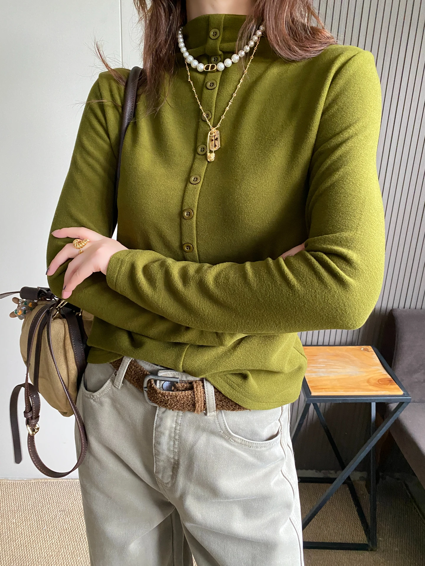 Свободный длинный све женский базовый однотонный немецкий бархатный топ на пуговицах High Ne Casual Sle осень-зима модный топ
Свободный длинный све женский базовый однотонный немецкий бархатный топ на пуговицах High Ne Casual Sle осень-зима модный топ