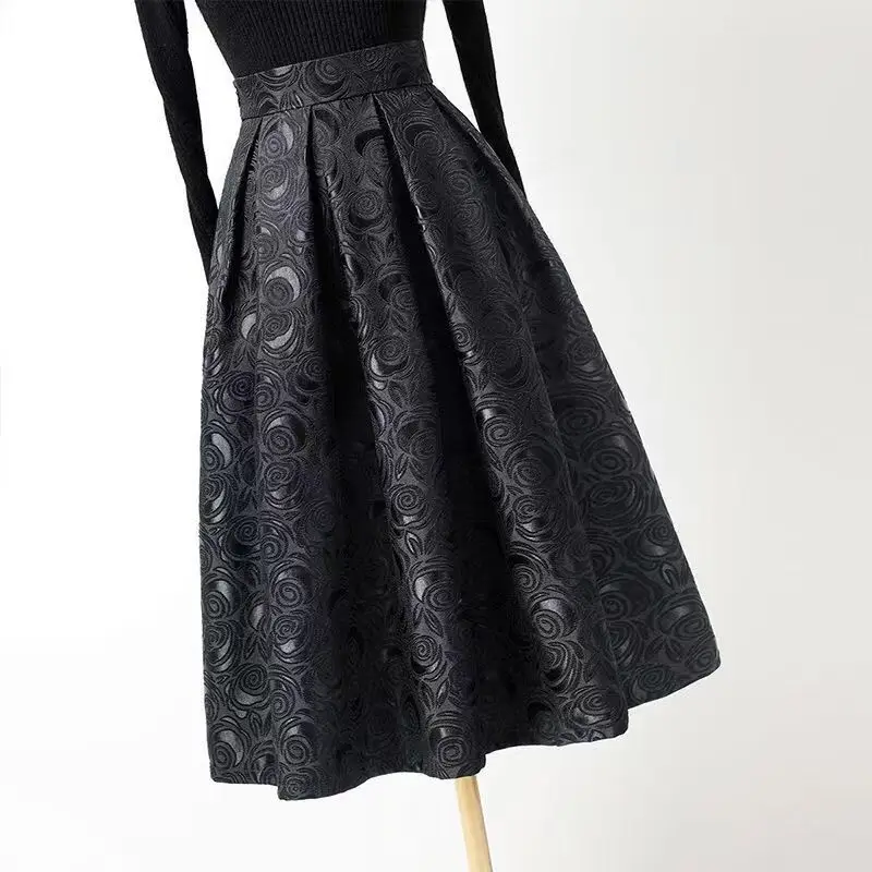 2023 Spring Autumn Women Vintage Elegant Hepburn Style High Waist A-line Midi Skirt Fashion Black Jacquard Pleated Party Skirts
2023 Spring Autumn Women Vintage Elegant Hepburn Style High Waist A-line Midi Skirt Fashion Black Jacquard Pleated Party Skirts