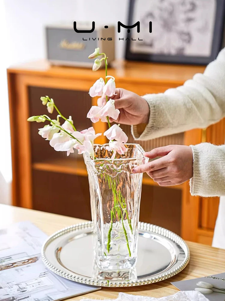 Nordic Style Simple Luxury Glass Flower Vase U Mi LIVING Home Decorative Accessories for Living Room Flower Arrangement
Nordic Style Simple Luxury Glass Flower Vase U Mi LIVING Home Decorative Accessories for Living Room Flower Arrangement