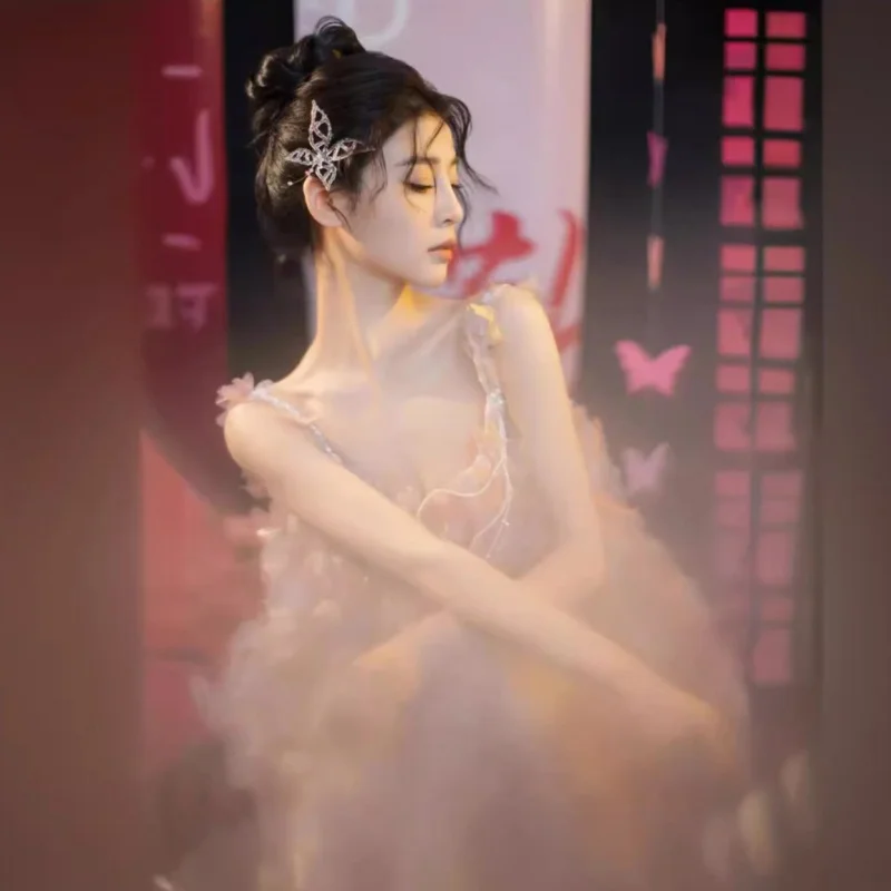 Новое китайское свадебное платье Princ Sle: утренний халат, легкая вуаль, вечернее платье цвета розовой конфеты, свадебное платье для помолвки
Новое китайское свадебное платье Princ Sle: утренний халат, легкая вуаль, вечернее платье цвета розовой конфеты, свадебное платье для помолвки