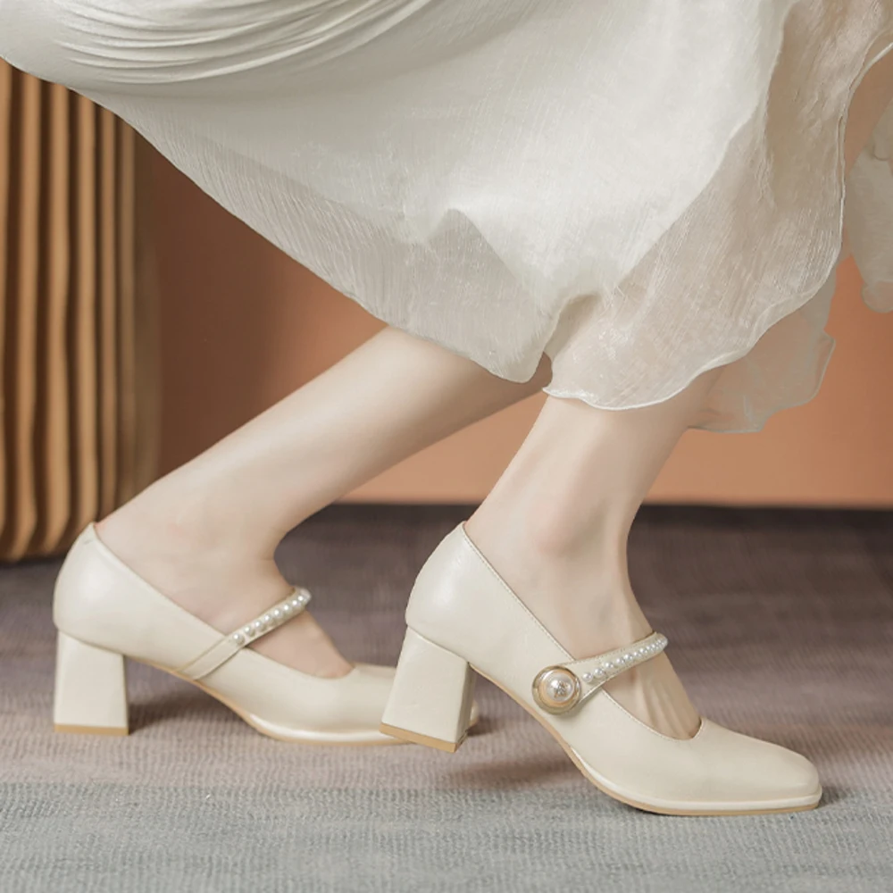 New Gentle Wind Women's Shoes Low Heel Mary Janes Versatile Spring Season Peach Cat Heel Slip-On Comfortable Korean Style
New Gentle Wind Women's Shoes Low Heel Mary Janes Versatile Spring Season Peach Cat Heel Slip-On Comfortable Korean Style