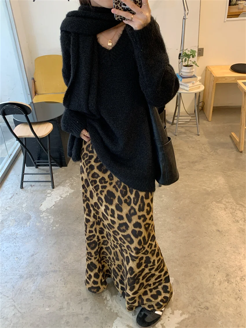 Alien Kitty Black Sweaters Loose Knitwear Women Soft V-Neck Winter 2025 Slim Leopard Maxi Skirts Office Lady Daily Vintage New
Alien Kitty Black Sweaters Loose Knitwear Women Soft V-Neck Winter 2025 Slim Leopard Maxi Skirts Office Lady Daily Vintage New