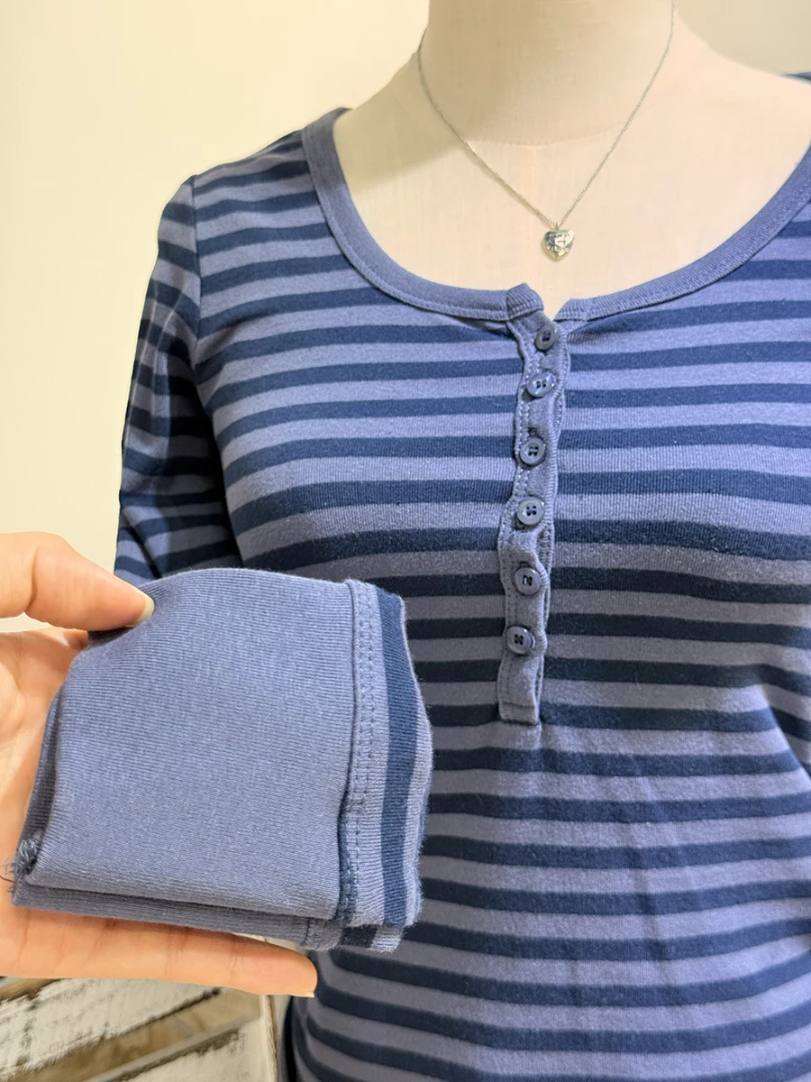 Темно-синие полосатые футболки с длинными рукавами и пуговицами, женская повседневная шикарная хлопковая футболка, милая тонкая футболка в консервативном стиле, топы на молнии
Темно-синие полосатые футболки с длинными рукавами и пуговицами, женская повседневная шикарная хлопковая футболка, милая тонкая футболка в консервативном стиле, топы на молнии