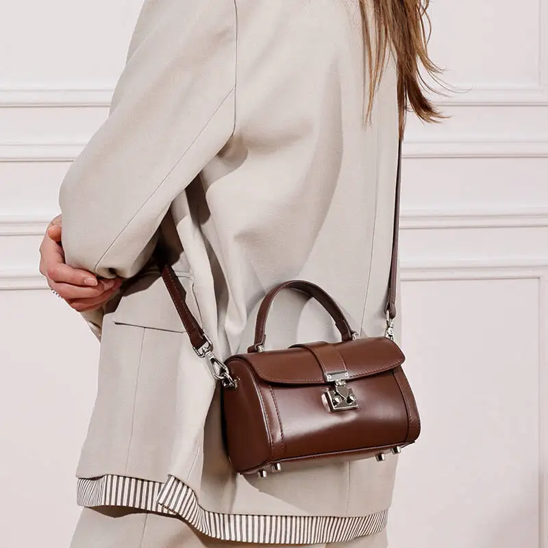 Genuine Leather Korean-Style Lock Clasp Small Square 2026 New Fashion Handbag Women, Niche Design, Light Luxury Versatile
Genuine Leather Korean-Style Lock Clasp Small Square 2026 New Fashion Handbag Women, Niche Design, Light Luxury Versatile