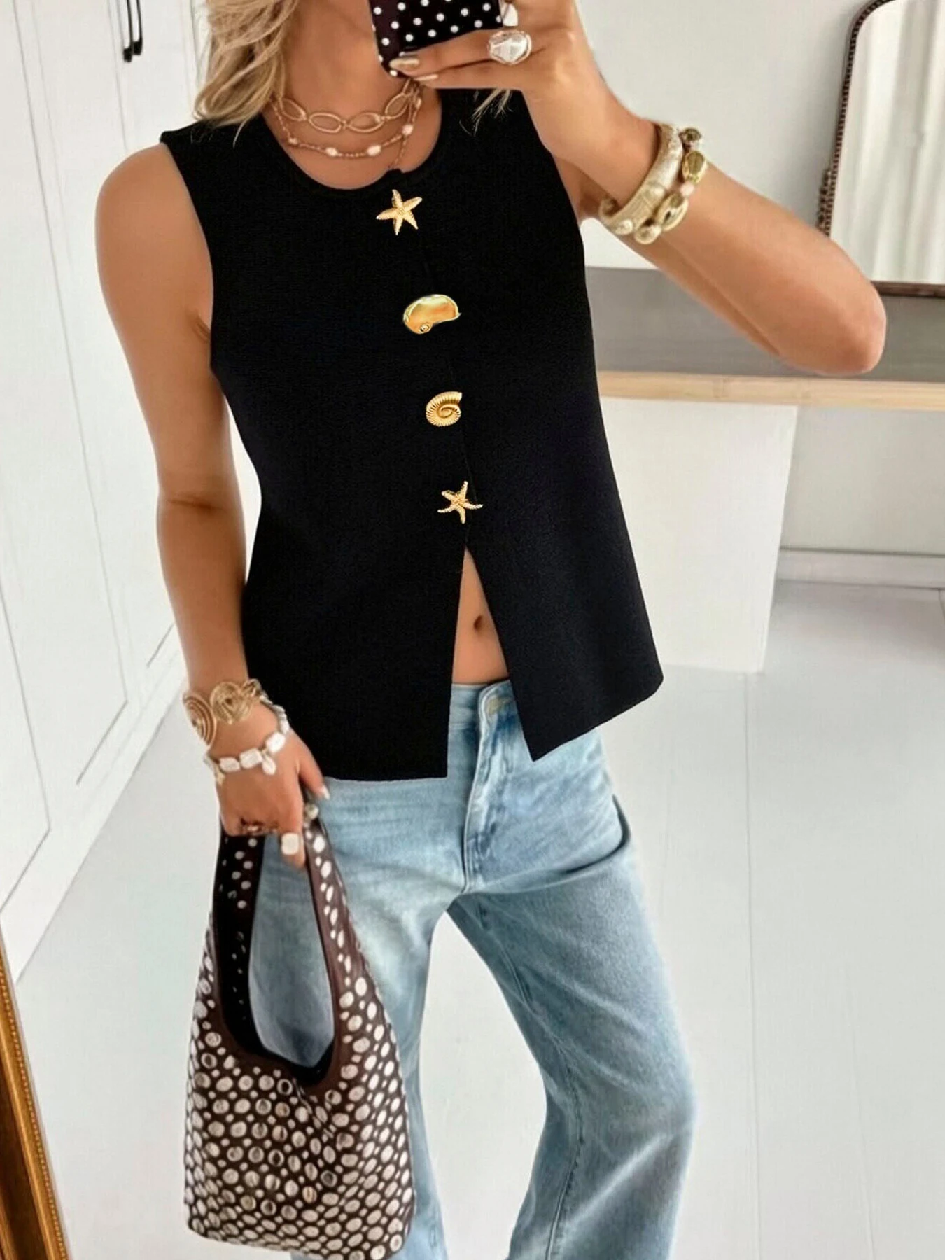 New Round Neck Knitted Vest for Women, Black Waist Cinched To Show Off Slimming Temperament, Commuting Sleeveless Cardigan Vest
New Round Neck Knitted Vest for Women, Black Waist Cinched To Show Off Slimming Temperament, Commuting Sleeveless Cardigan Vest