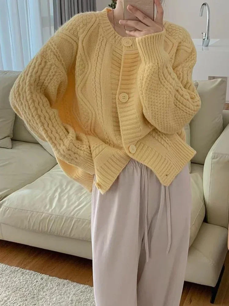 2024 Spring Vintage Knitting Sweater Women Winter Japanese Style Sweet Solid Cardigan Female O-neck Loose Casual Sweater Tops
2024 Spring Vintage Knitting Sweater Women Winter Japanese Style Sweet Solid Cardigan Female O-neck Loose Casual Sweater Tops