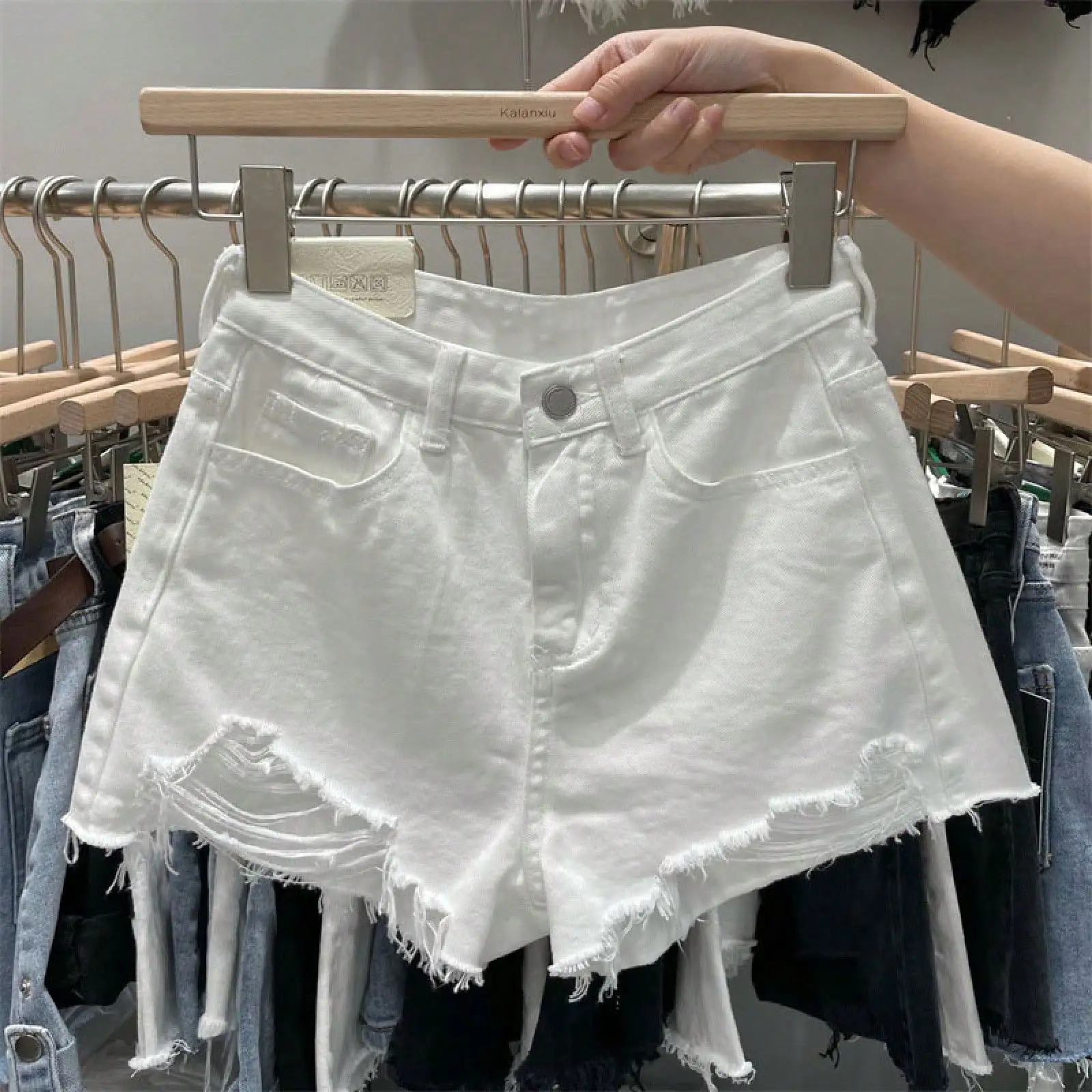 Summer New Frayed Ripped Denim Shorts, Ins Style Plus Size Loose A-Line Korean Hot Shorts
Summer New Frayed Ripped Denim Shorts, Ins Style Plus Size Loose A-Line Korean Hot Shorts