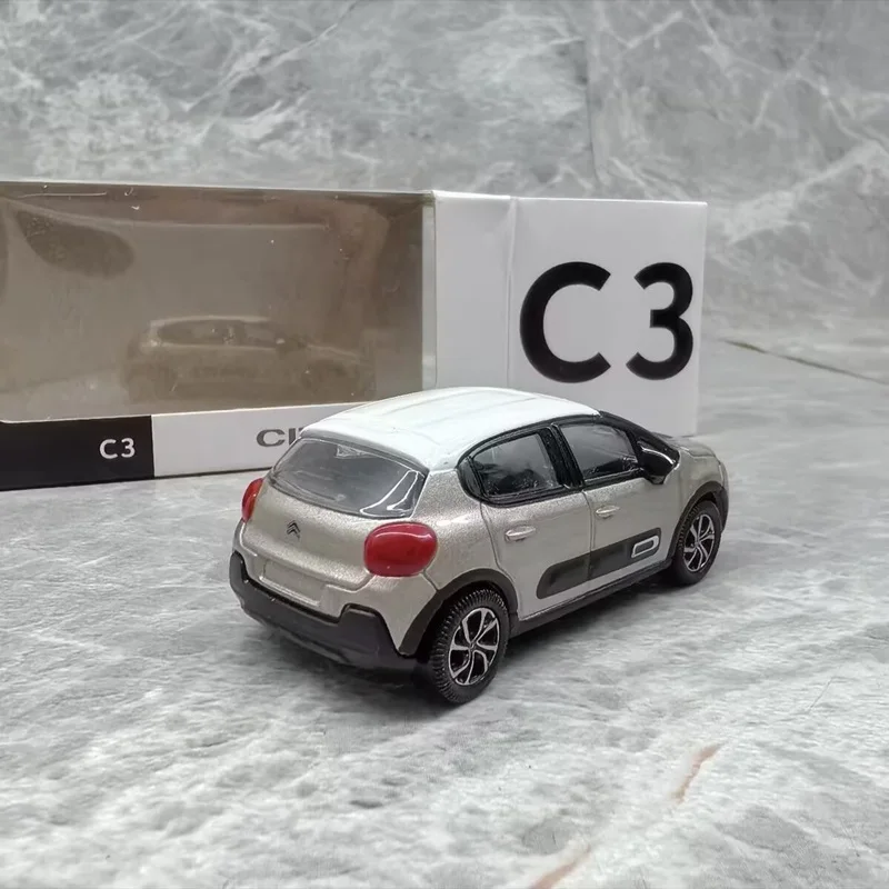 1/64 Citroen C3 AIRCROSS SUV Alloy Car Model Diecast Metal Car Vehicle Model High Simulation Collection Kids Toy Gift Decoration 
1/64 Citroen C3 AIRCROSS SUV Alloy Car Model Diecast Metal Car Vehicle Model High Simulation Collection Kids Toy Gift Decoration