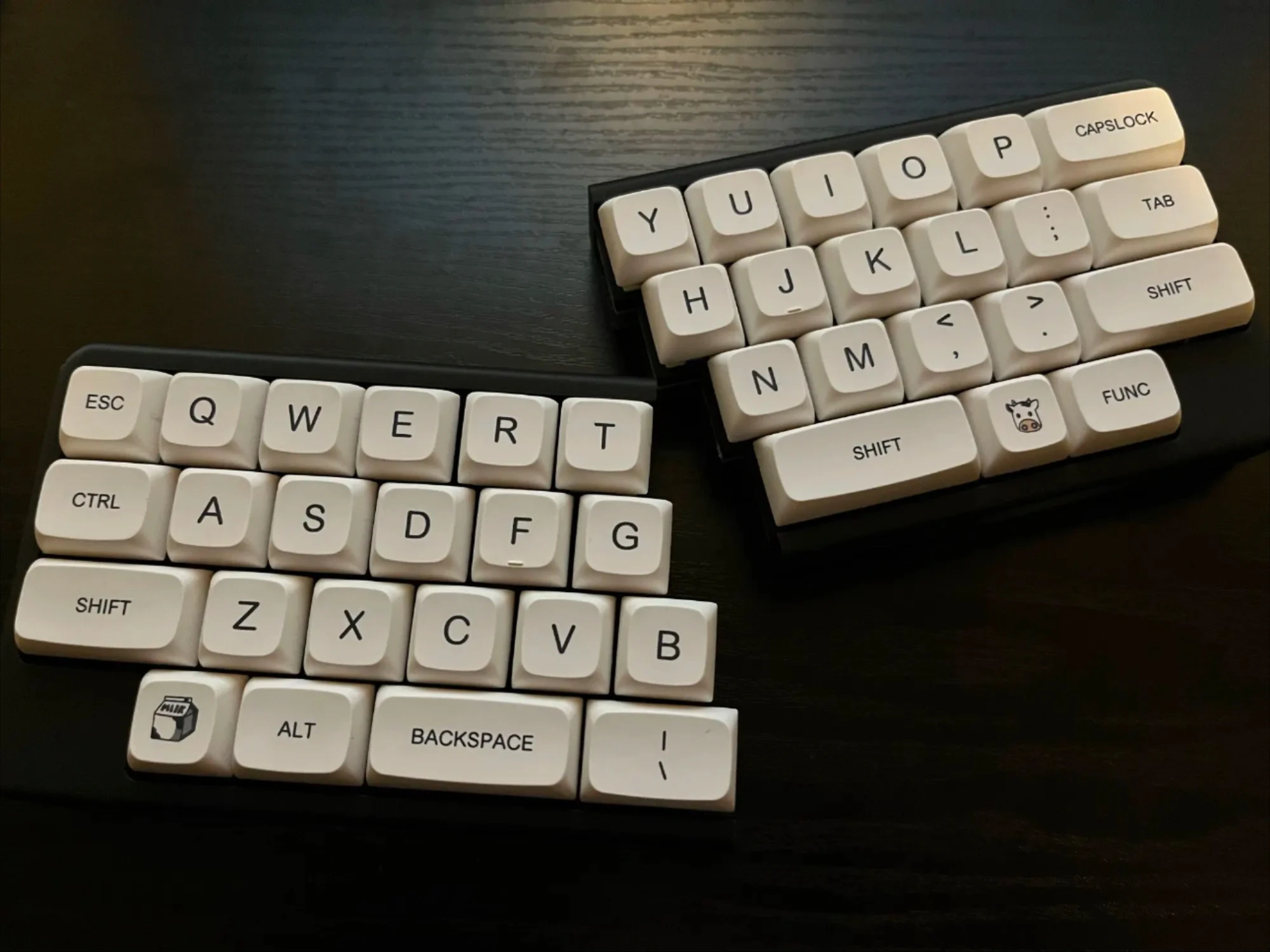 Split Keyboard Kit 40% Custom Wireless Single-mode 2.4G Ergonomics Split Horn Keyboard Kit Hot Swap VIAL Keyboard Game Accessory
Split Keyboard Kit 40% Custom Wireless Single-mode 2.4G Ergonomics Split Horn Keyboard Kit Hot Swap VIAL Keyboard Game Accessory