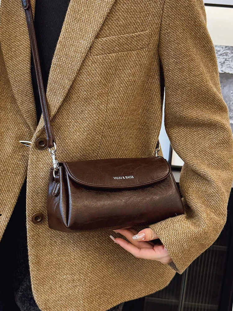 Retro Soft Leather Pillow Bags for Women Autumn Winter Versatile Shoulder Crossbody Bag Lady Flap Design Handbags
Retro Soft Leather Pillow Bags for Women Autumn Winter Versatile Shoulder Crossbody Bag Lady Flap Design Handbags