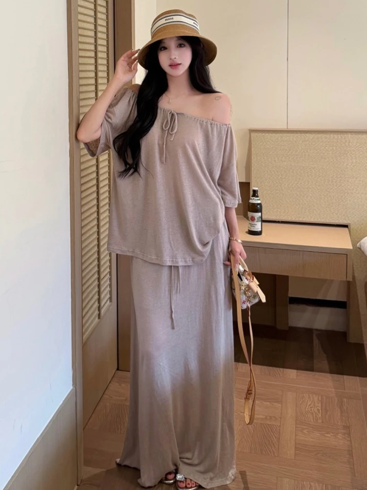 Sexy One-Shoulder Loose Sun Protection Straight Leg Dress Slimming Pleated Midi Skirt Set Casual Wear for Young Women
Sexy One-Shoulder Loose Sun Protection Straight Leg Dress Slimming Pleated Midi Skirt Set Casual Wear for Young Women