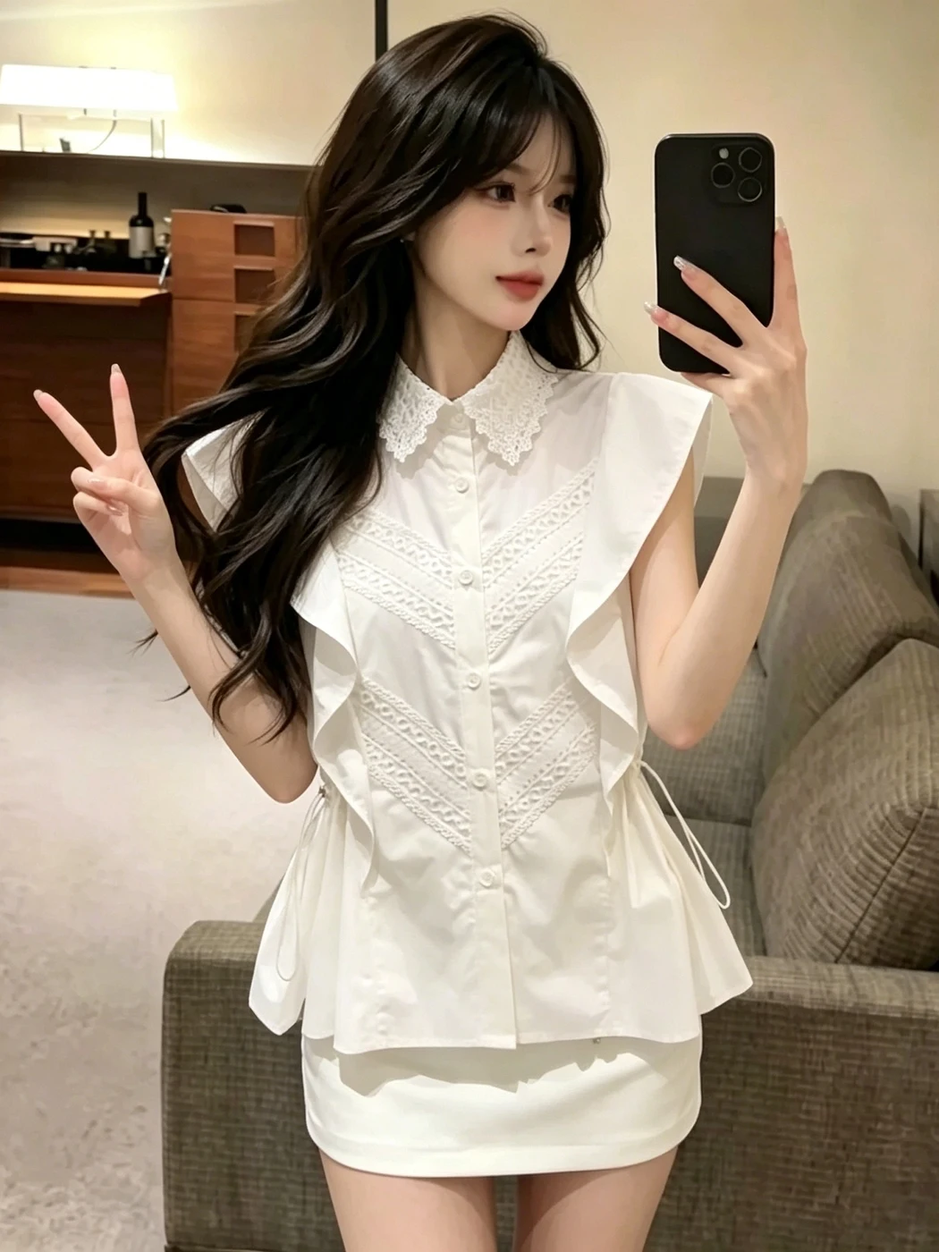 White Sleeveless Shirt Women's Summer New Style Advanced Design Sense Heavy Work Waist Inward Slimming Top Folded Hem Pure De...
White Sleeveless Shirt Women's Summer New Style Advanced Design Sense Heavy Work Waist Inward Slimming Top Folded Hem Pure De...