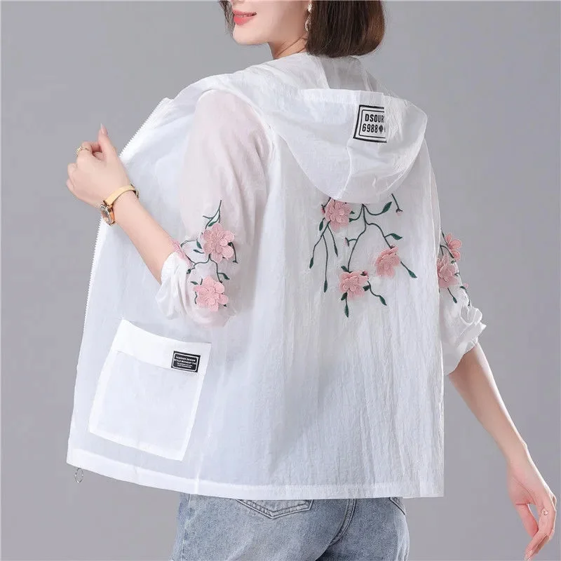 Summer Embroidered Hooded Jackets Women Loose Thin Coat 2025 New Middle-aged Female Long Sleeve Thin Sun-Proof Clothes Top
Summer Embroidered Hooded Jackets Women Loose Thin Coat 2025 New Middle-aged Female Long Sleeve Thin Sun-Proof Clothes Top