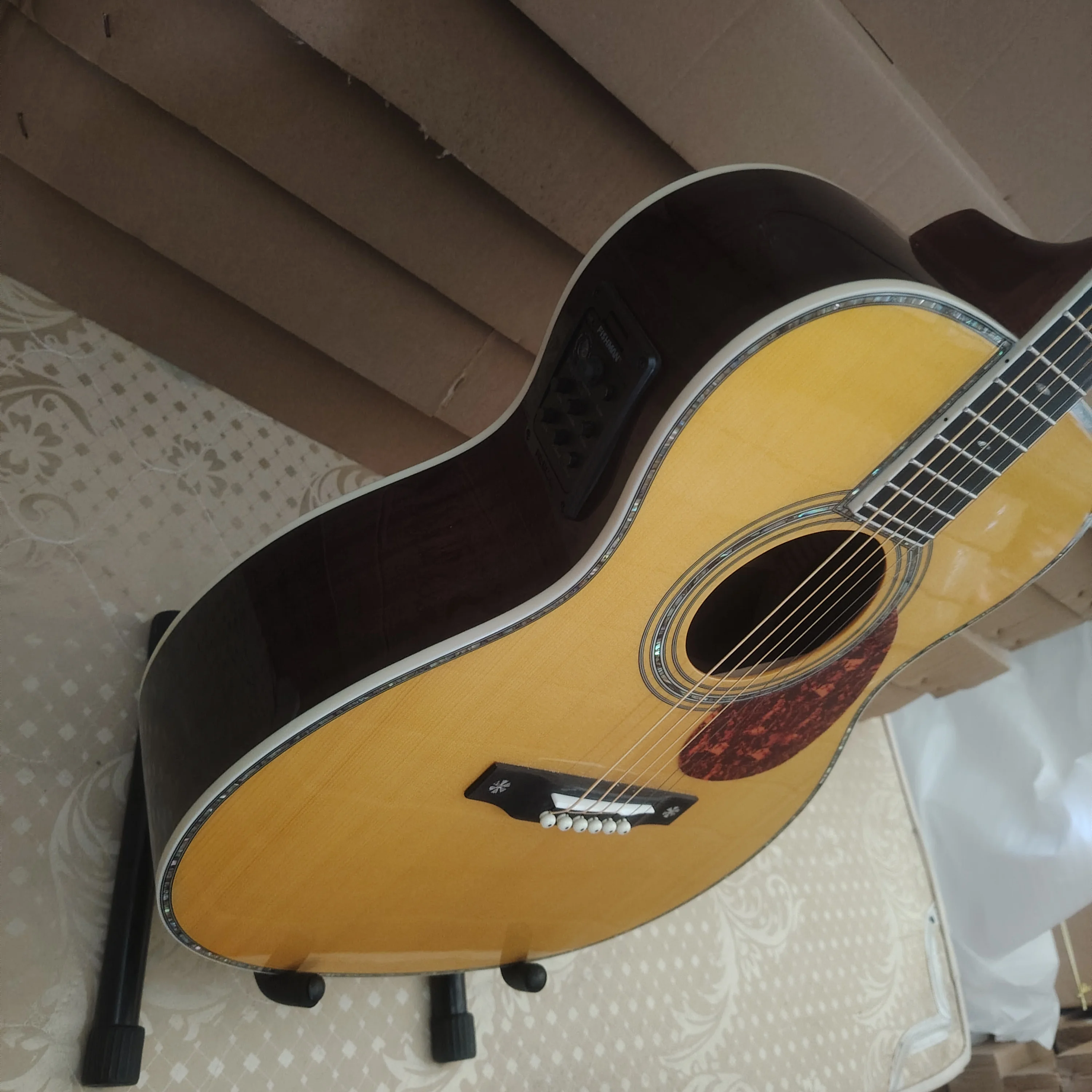 OM42 acoustic guitar electric box/301EQ/folk guitar/solid spruce top/mahogany fingerboard/20 sound columns/
OM42 acoustic guitar electric box/301EQ/folk guitar/solid spruce top/mahogany fingerboard/20 sound columns/