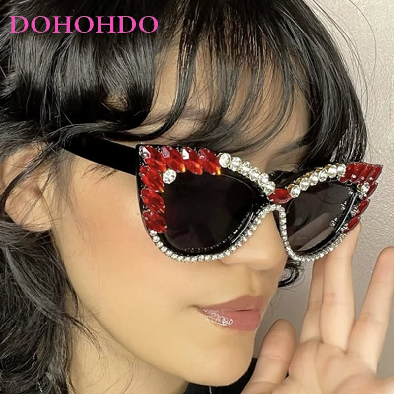 DOHOHDO New Personality Fashion Cat Eye Colorful Big Diamond Glasses Droplet Shaped Sunglasses Cat Eye Diamond Sun Glasses UV400
DOHOHDO New Personality Fashion Cat Eye Colorful Big Diamond Glasses Droplet Shaped Sunglasses Cat Eye Diamond Sun Glasses UV400