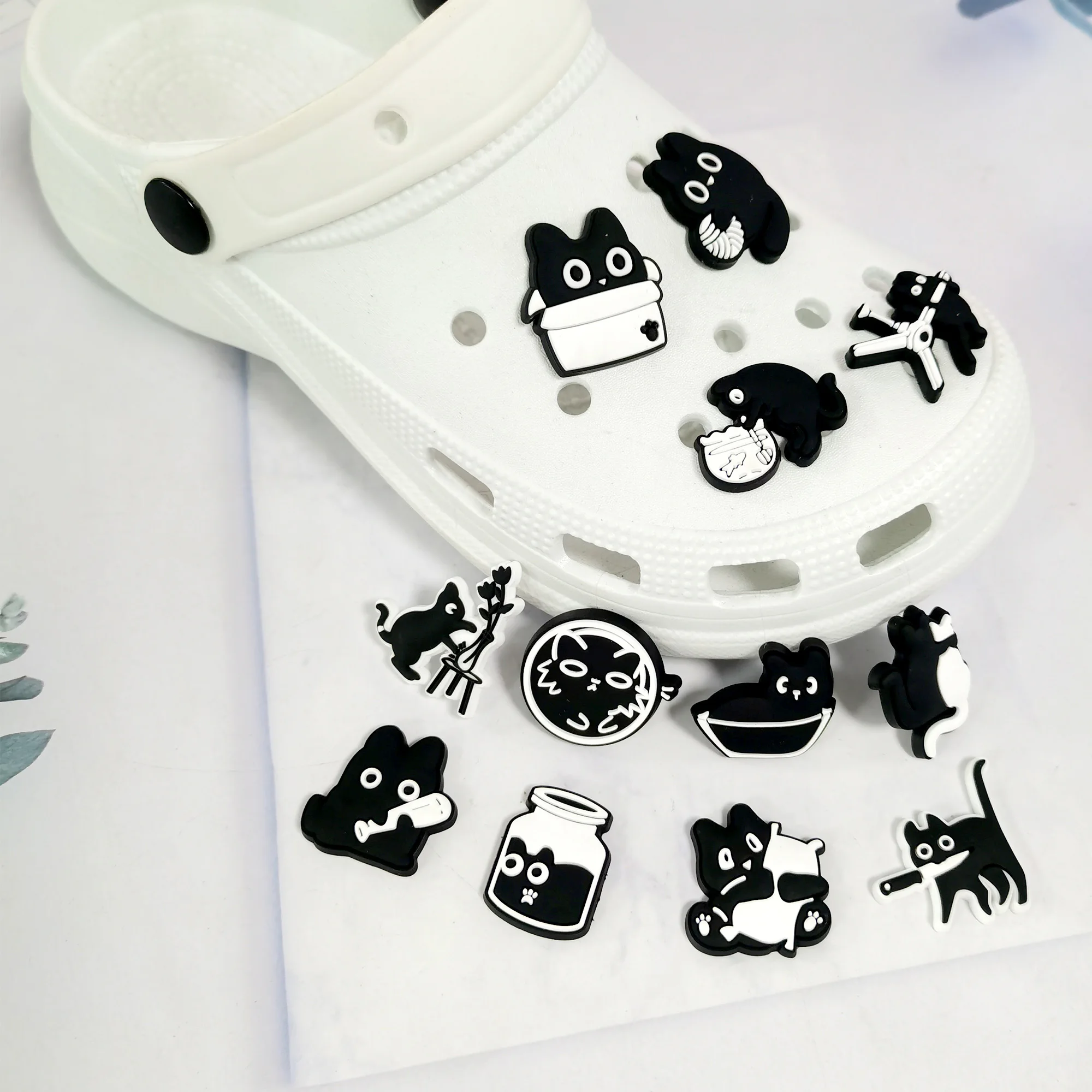 New 1-13pcs Cute Animal Black Cat PVC Garden Shoe Charms Sandal Buckle Boys Girls Cartoon Hole Slipper Accessories DIY Backpack
New 1-13pcs Cute Animal Black Cat PVC Garden Shoe Charms Sandal Buckle Boys Girls Cartoon Hole Slipper Accessories DIY Backpack