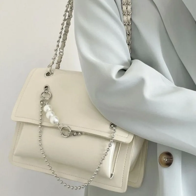 Модная однотонная сумка на плечо с цепочкой, женская кожаная сумка большой емкости подмышки, женская высококачественная универсальная повседневная сумка-тоут, новинка 
Модная однотонная сумка на плечо с цепочкой, женская кожаная сумка большой емкости подмышки, женская высококачественная универсальная повседневная сумка-тоут, новинка